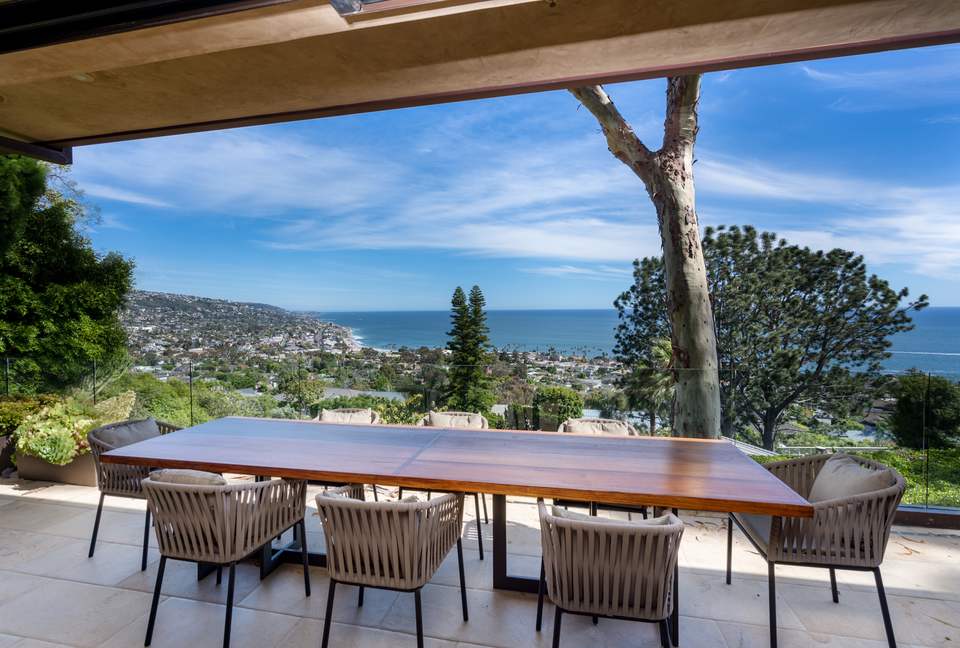 Modern Laguna Beach Coastline Villa (R) - Laguna Beach, California
