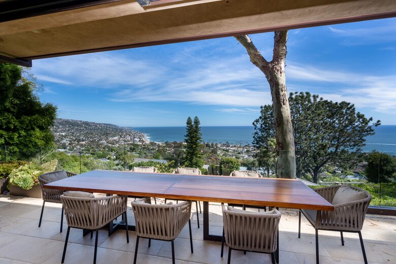 Modern Laguna Beach Coastline Villa (R) - Laguna Beach, California
