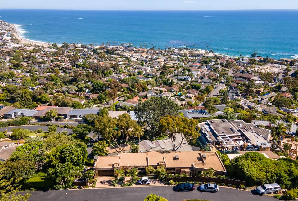 Modern Laguna Beach Coastline Villa (R) - Laguna Beach, California