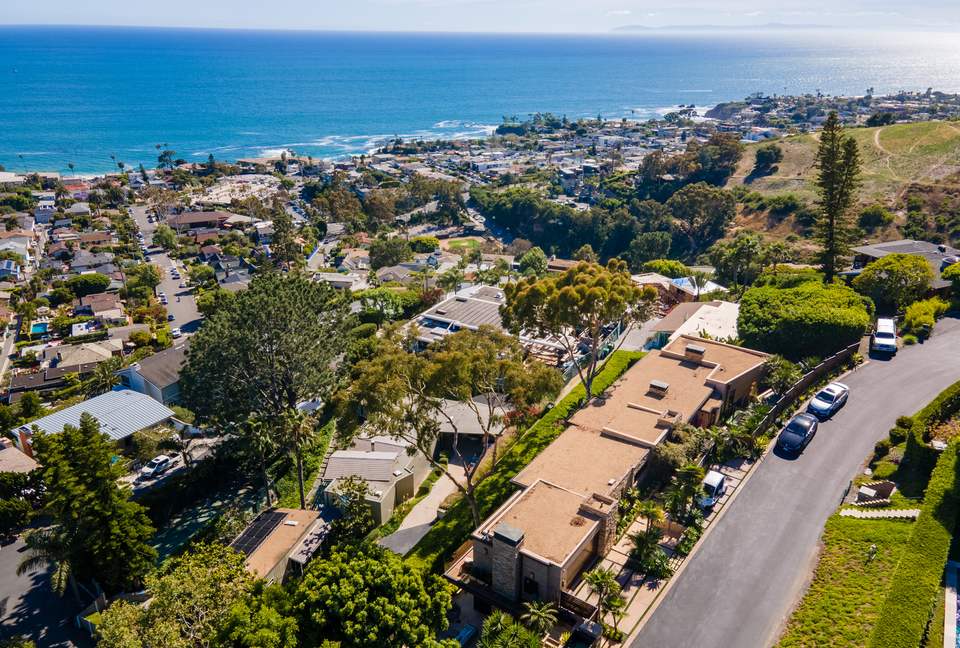 Modern Laguna Beach Coastline Villa (R) - Laguna Beach, California