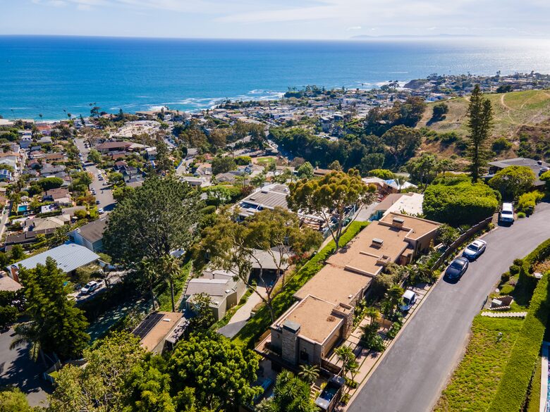 Modern Laguna Beach Coastline Villa (R) - Laguna Beach, California
