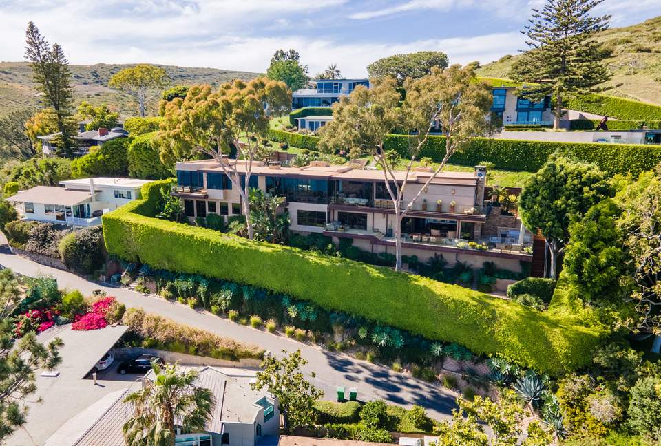 Modern Laguna Beach Coastline Villa (R) - Laguna Beach, California