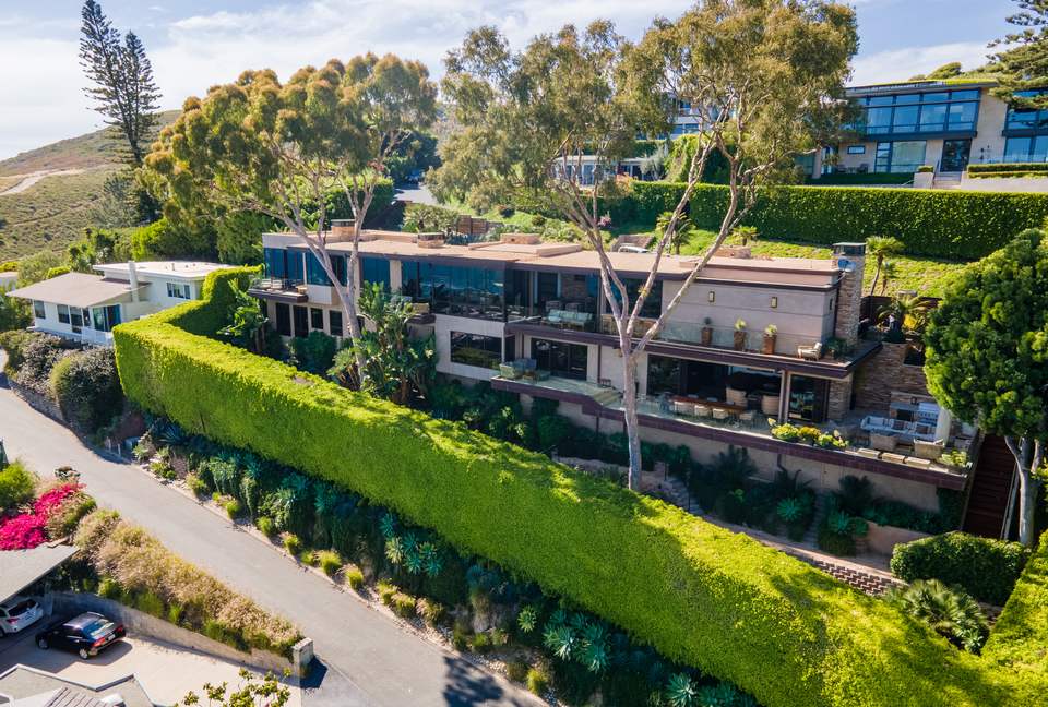 Modern Laguna Beach Coastline Villa (R) - Laguna Beach, California