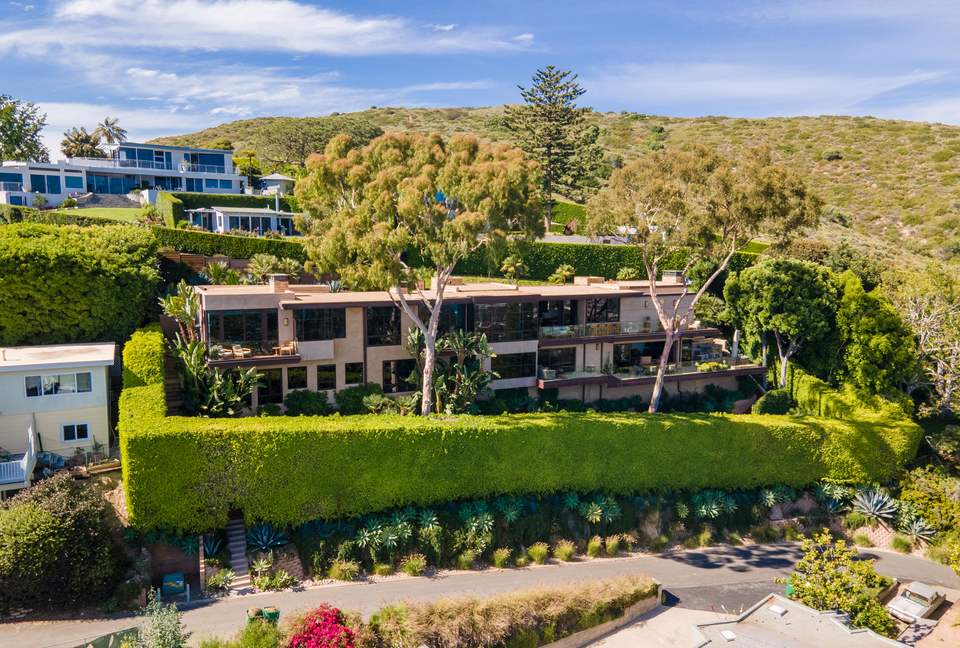 Modern Laguna Beach Coastline Villa (R) - Laguna Beach, California