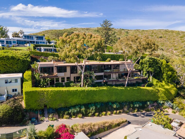 Modern Laguna Beach Coastline Villa (R) - Laguna Beach, California