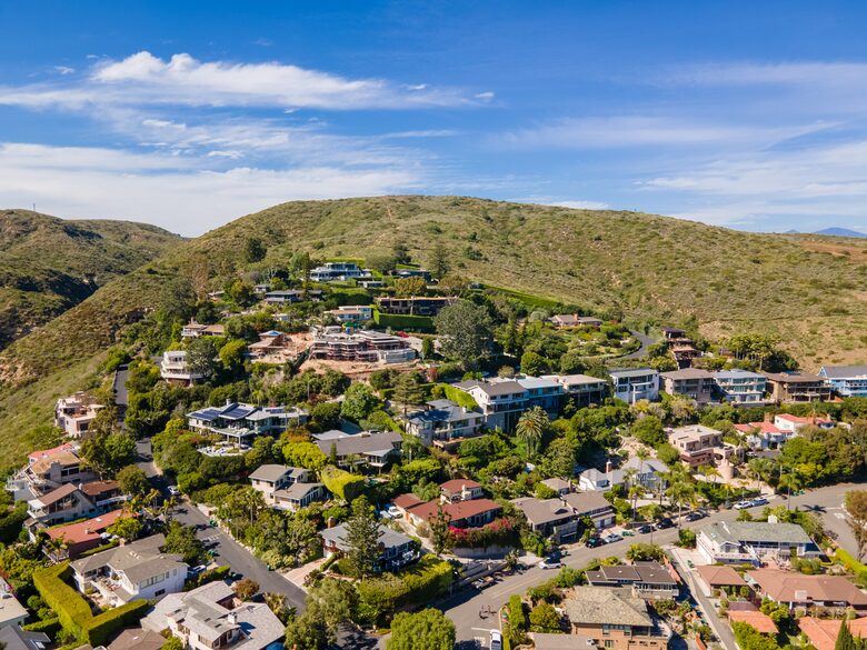 Modern Laguna Beach Coastline Villa (R) - Laguna Beach, California
