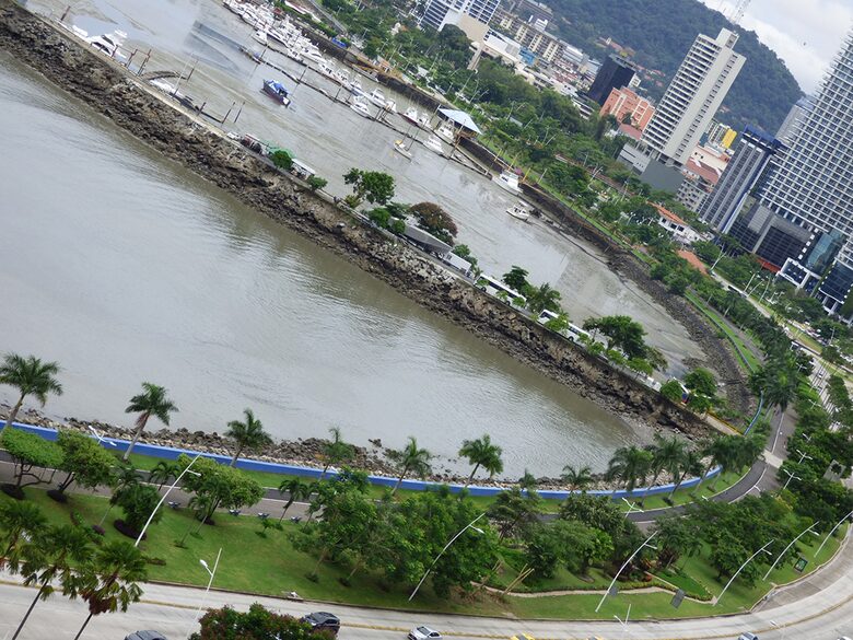 Direct Oceanfront Luxury Retreat - Panama City, Panama