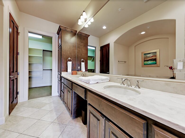 Texas Lake Luxury near Austin - Lakeway, Texas