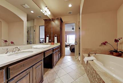 Texas Lake Luxury near Austin - Lakeway, Texas