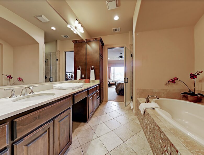 Texas Lake Luxury near Austin - Lakeway, Texas