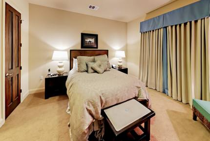 Texas Lake Luxury near Austin - Lakeway, Texas