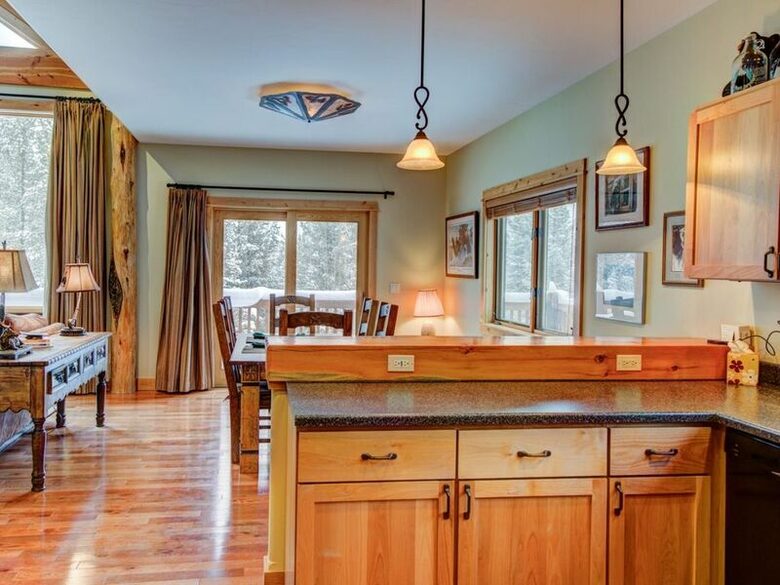 Luxury Cabin and Ski Resort - Big Sky, Montana