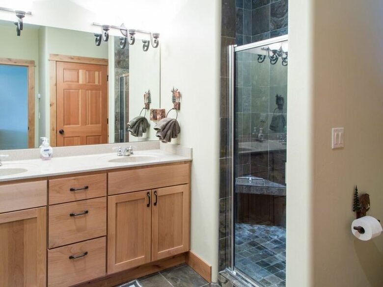 Luxury Cabin and Ski Resort - Big Sky, Montana