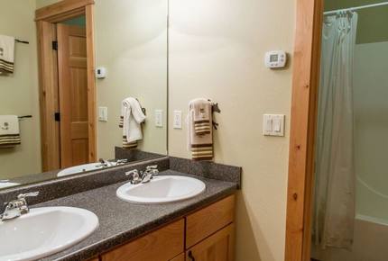 Luxury Cabin and Ski Resort - Big Sky, Montana