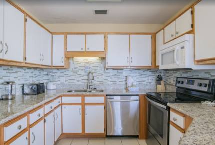 One Bedroom Beachfront Getaway with Resort Style Amenities - Orange Beach, Alabama