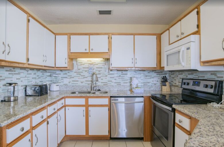 One Bedroom Beachfront Getaway with Resort Style Amenities - Orange Beach, Alabama