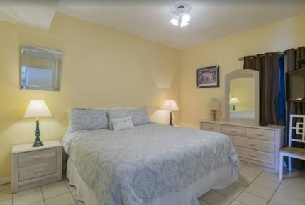 One Bedroom Beachfront Getaway with Resort Style Amenities - Orange Beach, Alabama