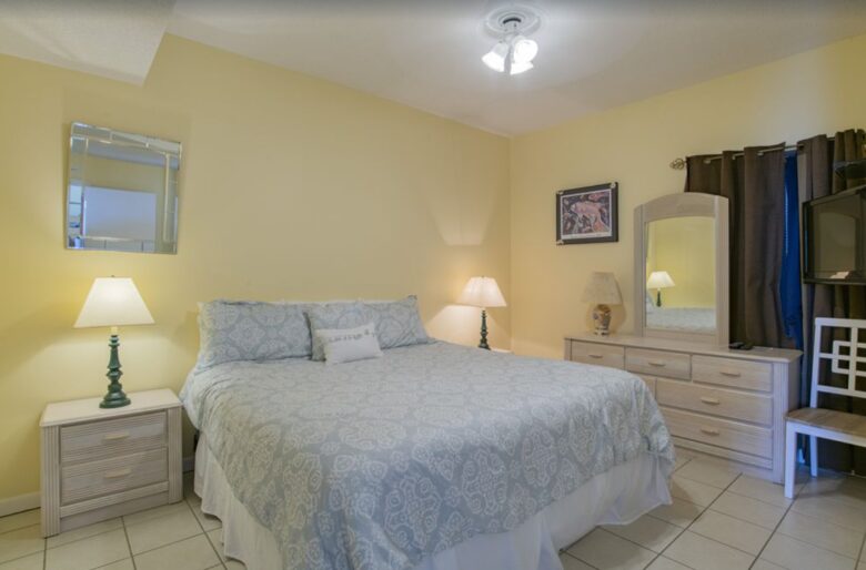 One Bedroom Beachfront Getaway with Resort Style Amenities - Orange Beach, Alabama