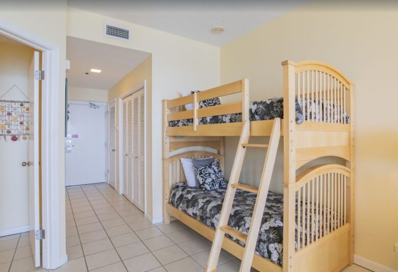 One Bedroom Beachfront Getaway with Resort Style Amenities - Orange Beach, Alabama