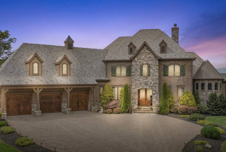 Waving Bear Vistas - Boone, North Carolina