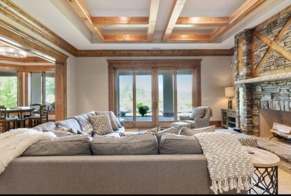 Waving Bear Vistas - Boone, North Carolina