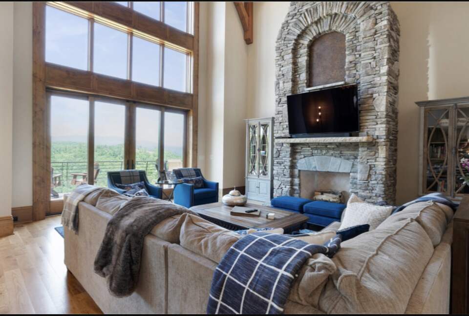 Waving Bear Vistas - Boone, North Carolina