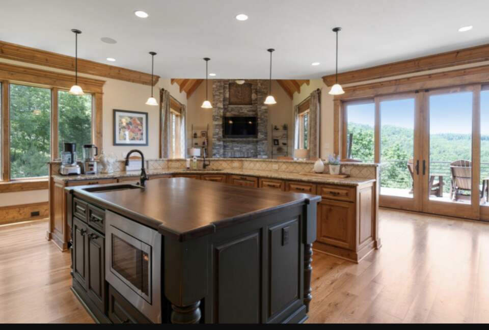 Waving Bear Vistas - Boone, North Carolina