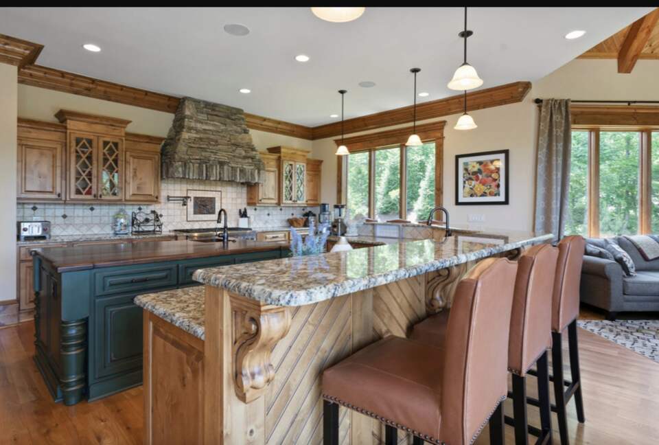 Waving Bear Vistas - Boone, North Carolina