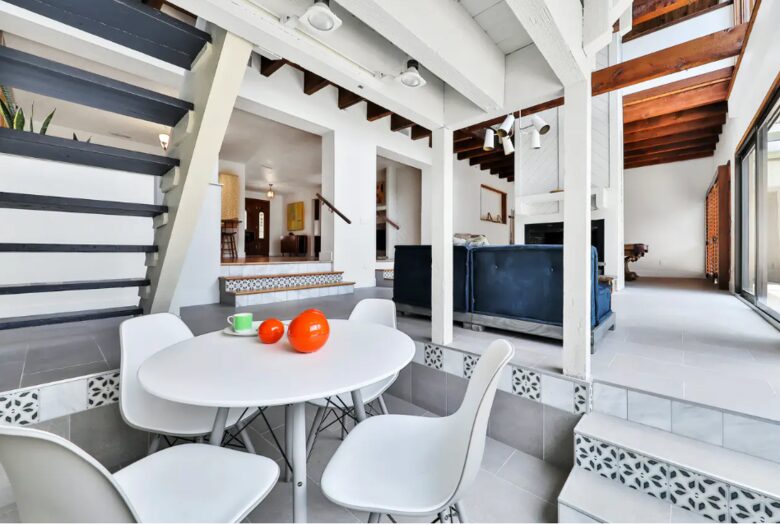 Waterfront Intracoastal 70's Hip Pad with Pool - Ormond Beach, Florida