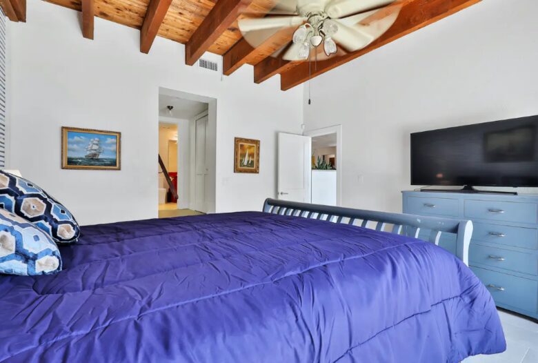 Waterfront Intracoastal 70's Hip Pad with Pool - Ormond Beach, Florida