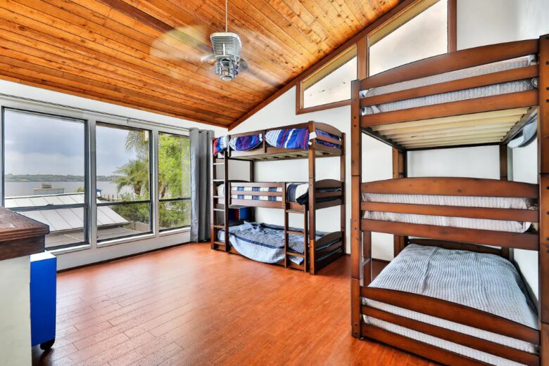 Waterfront Intracoastal 70's Hip Pad with Pool - Ormond Beach, Florida