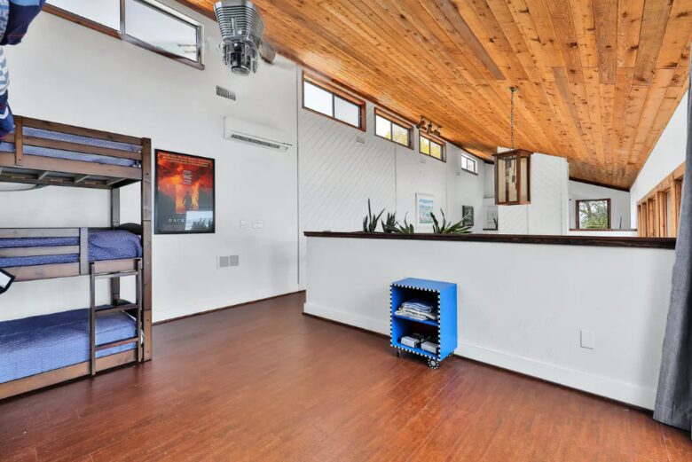 Waterfront Intracoastal 70's Hip Pad with Pool - Ormond Beach, Florida