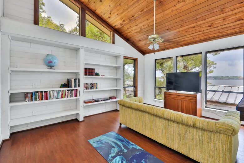 Waterfront Intracoastal 70's Hip Pad with Pool - Ormond Beach, Florida