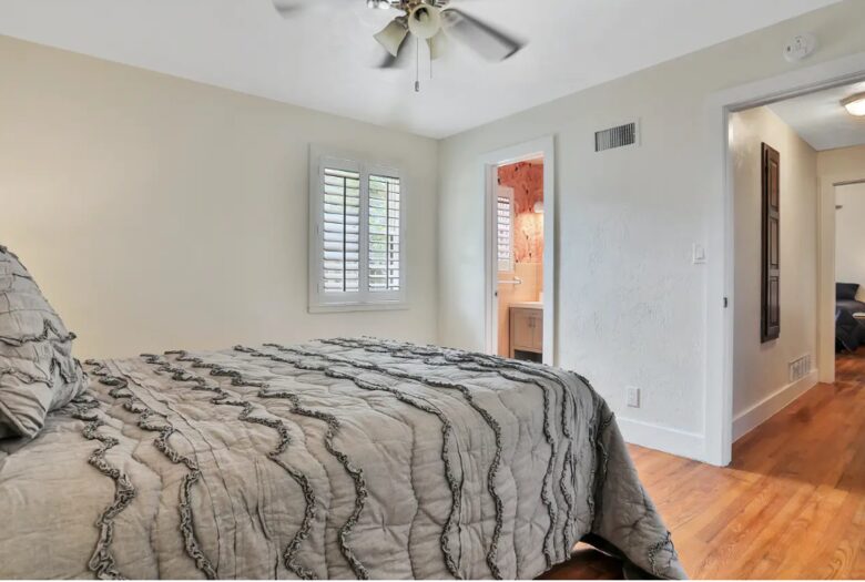 Waterfront Intracoastal 70's Hip Pad with Pool - Ormond Beach, Florida