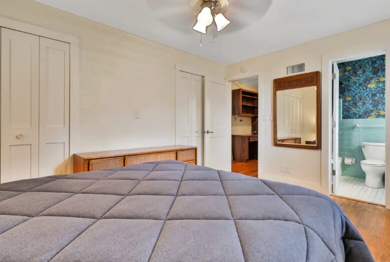 Waterfront Intracoastal 70's Hip Pad with Pool - Ormond Beach, Florida