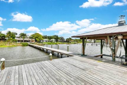 Waterfront Intracoastal 70's Hip Pad with Pool - Ormond Beach, Florida
