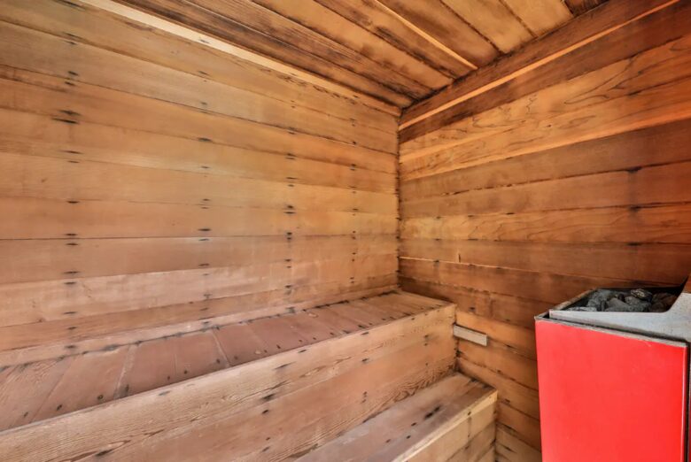 Waterfront Intracoastal 70's Hip Pad with Pool - Ormond Beach, Florida