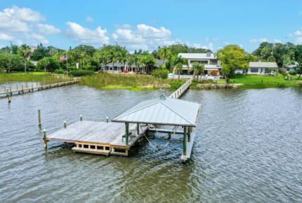 Waterfront Intracoastal 70's Hip Pad with Pool - Ormond Beach, Florida