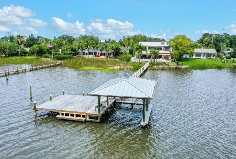 Waterfront Intracoastal 70's Hip Pad with Pool - Ormond Beach, Florida
