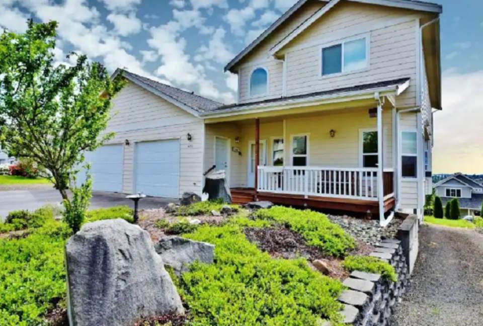 Water View Luxury - Bremerton, Washington