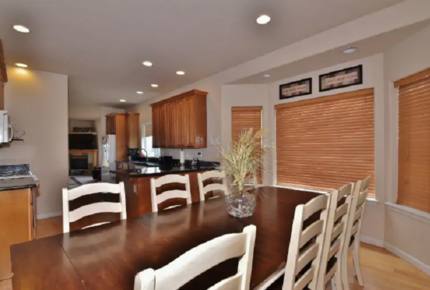 Water View Luxury - Bremerton, Washington