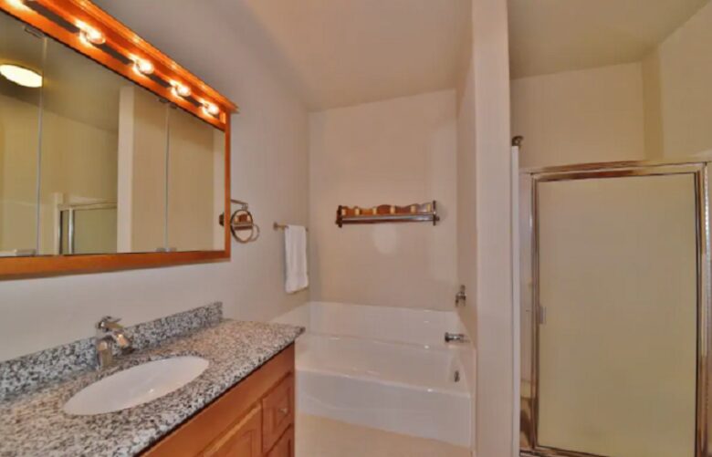 Water View Luxury - Bremerton, Washington