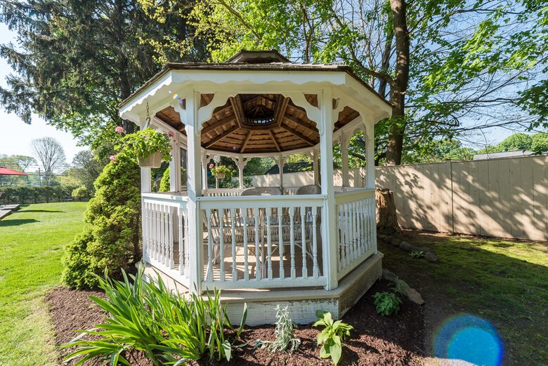 West Beach Family Compound on the CT Shoreline - Westbrook, Connecticut