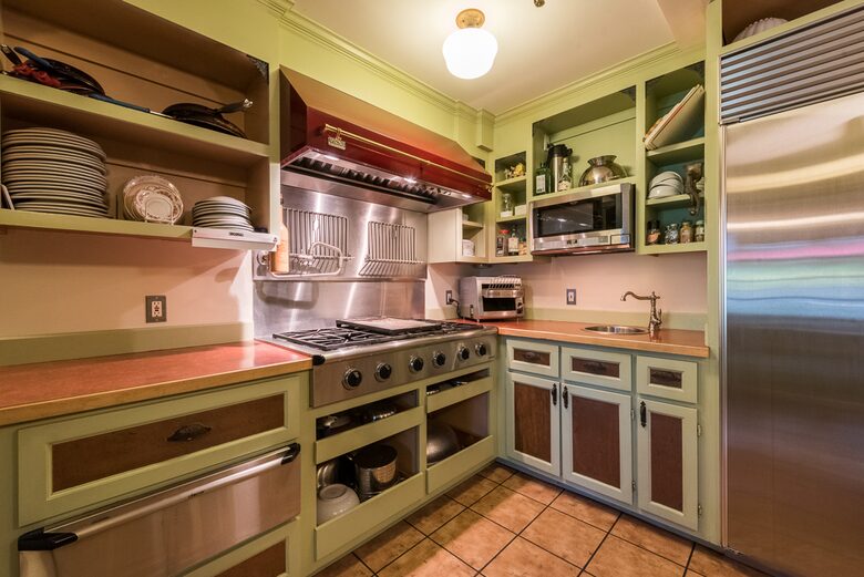 West Beach Family Compound on the CT Shoreline - Westbrook, Connecticut