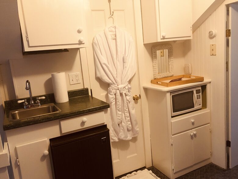 West Beach Family Compound on the CT Shoreline - Westbrook, Connecticut