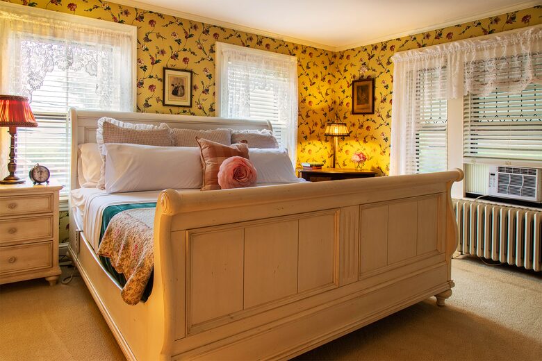 West Beach Family Compound on the CT Shoreline - Westbrook, Connecticut