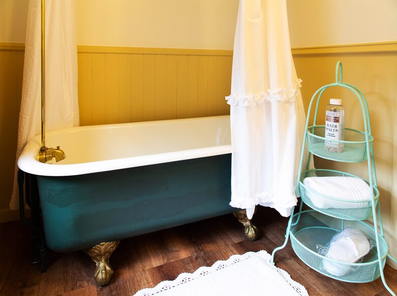 West Beach Family Compound on the CT Shoreline - Westbrook, Connecticut