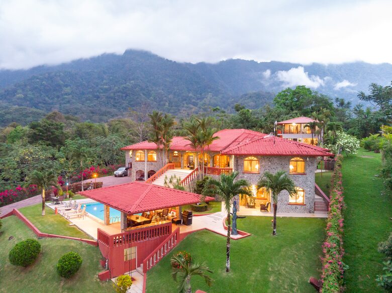 Topanga Villa - Ojochal, Costa Rica