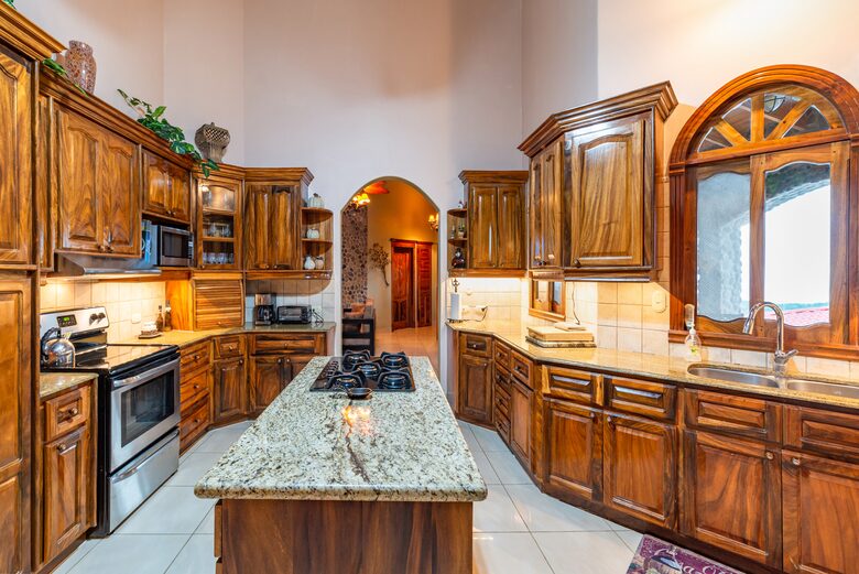 Topanga Villa - Ojochal, Costa Rica