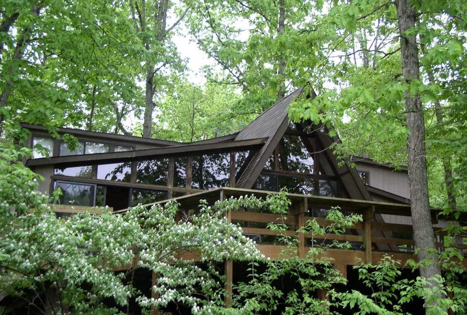 Lakefront Midwest Chalet - Innsbrook, Missouri